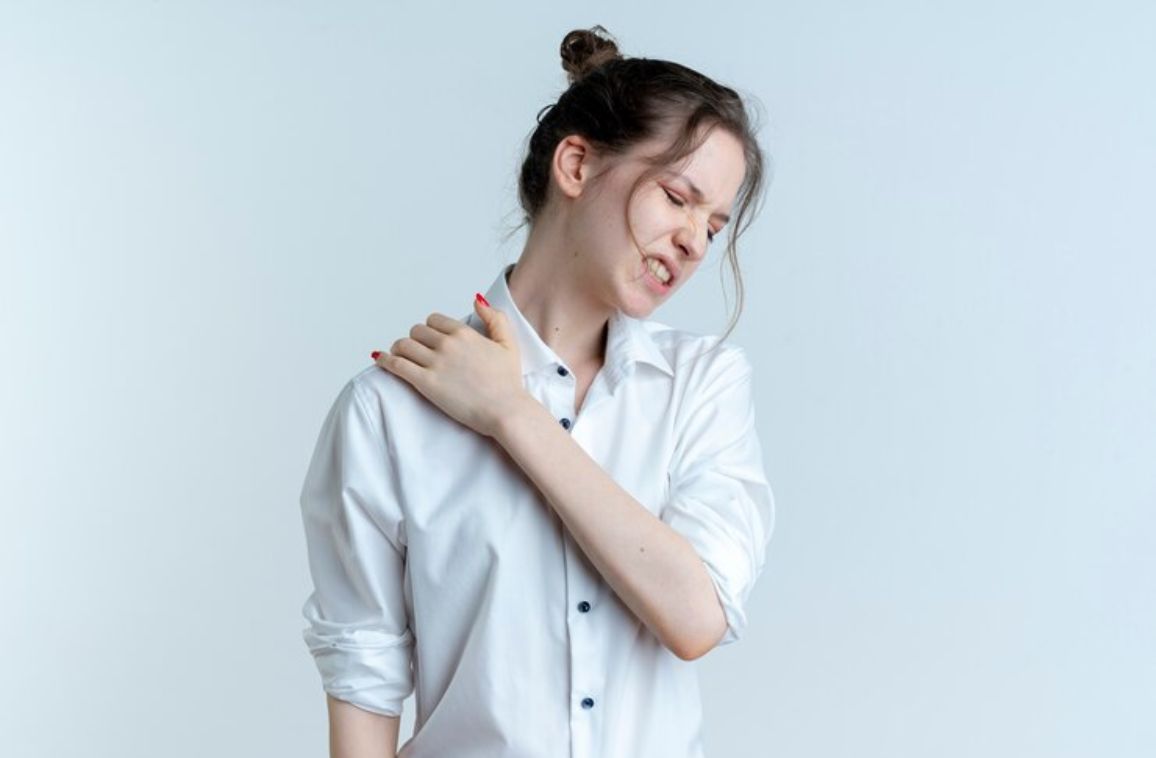 Shoulder Joint Pain Causes: Are One’s Daily Habits to Blame?